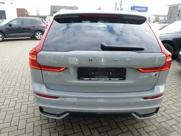 Volvo XC60 Plus Dark AWD Mild-Hybrid B5
