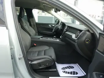 Volvo XC60 Plus Dark AWD Mild-Hybrid B5