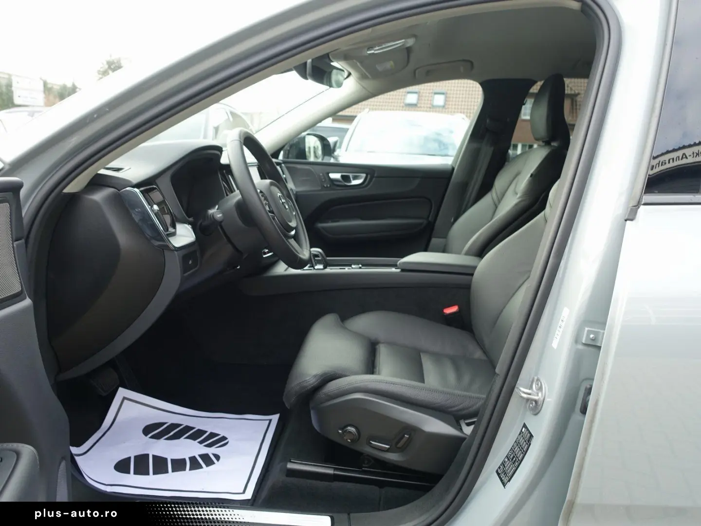 Volvo XC60 Plus Dark AWD Mild-Hybrid B5