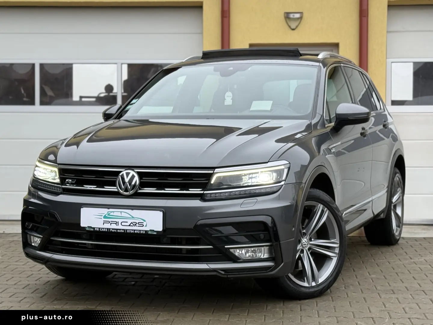 Volkswagen Tiguan R-LINE - 2.0 Bi-TDI   240cp   4x4   DSG