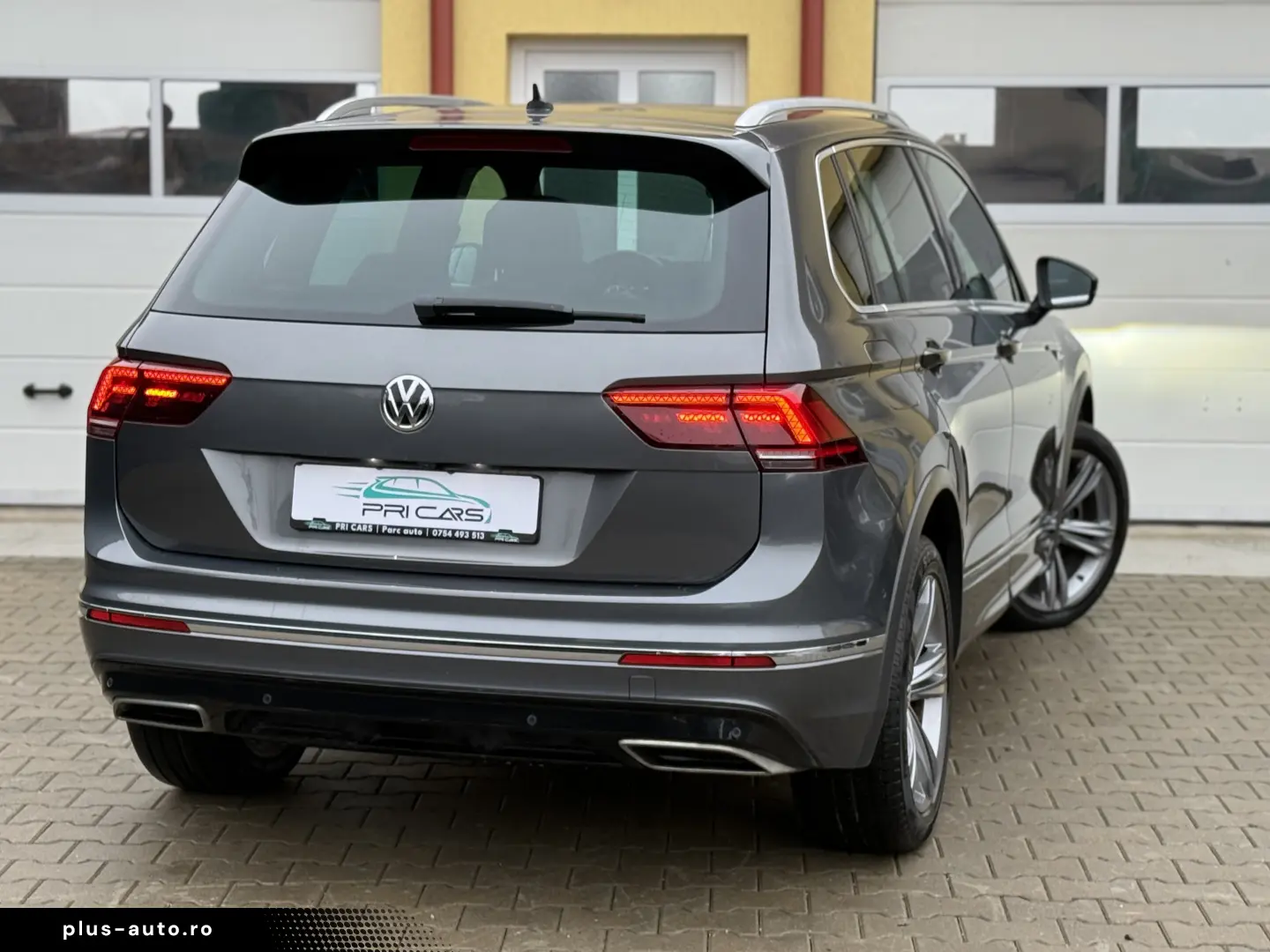Volkswagen Tiguan R-LINE - 2.0 Bi-TDI   240cp   4x4   DSG