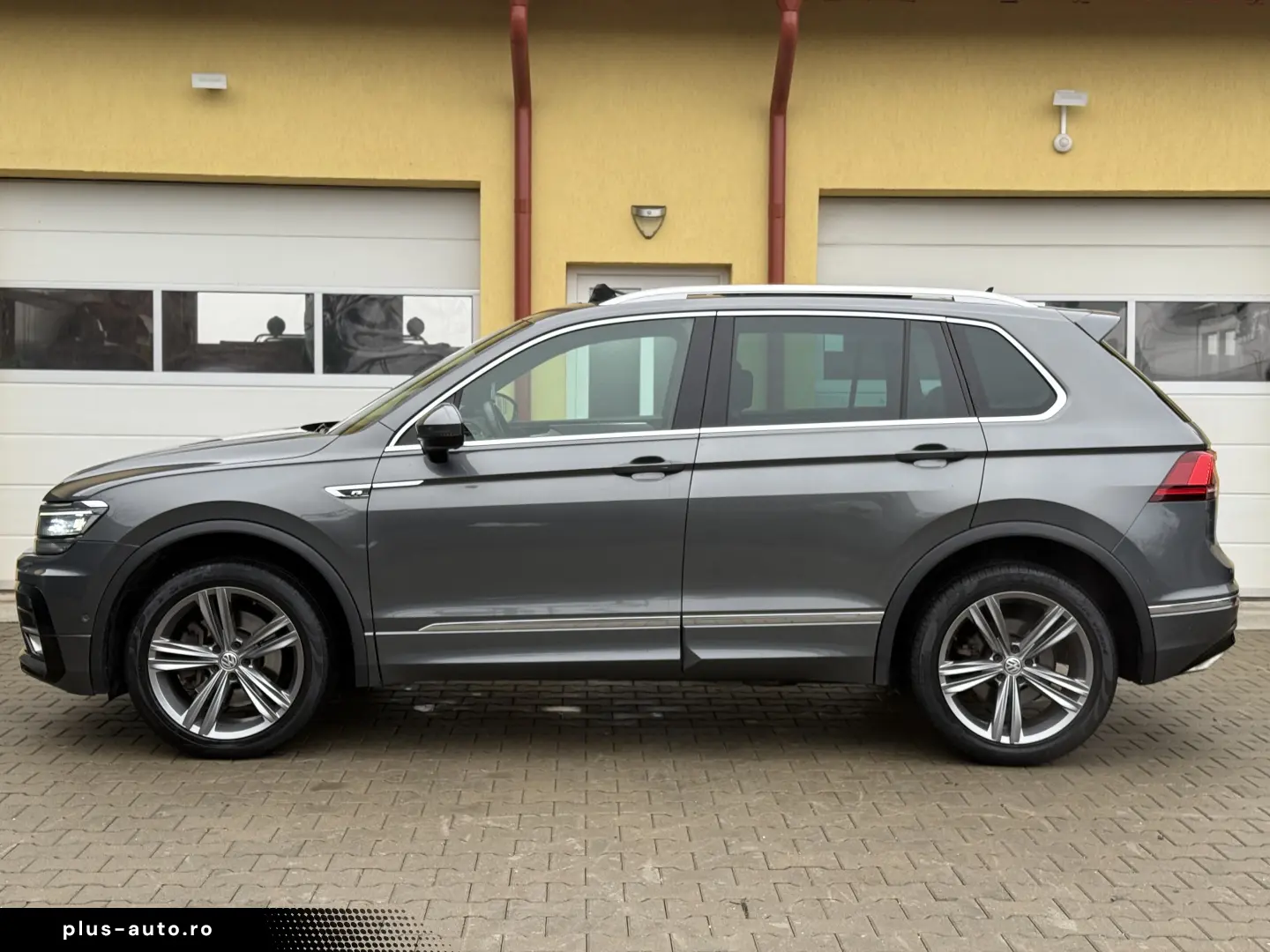 Volkswagen Tiguan R-LINE - 2.0 Bi-TDI   240cp   4x4   DSG