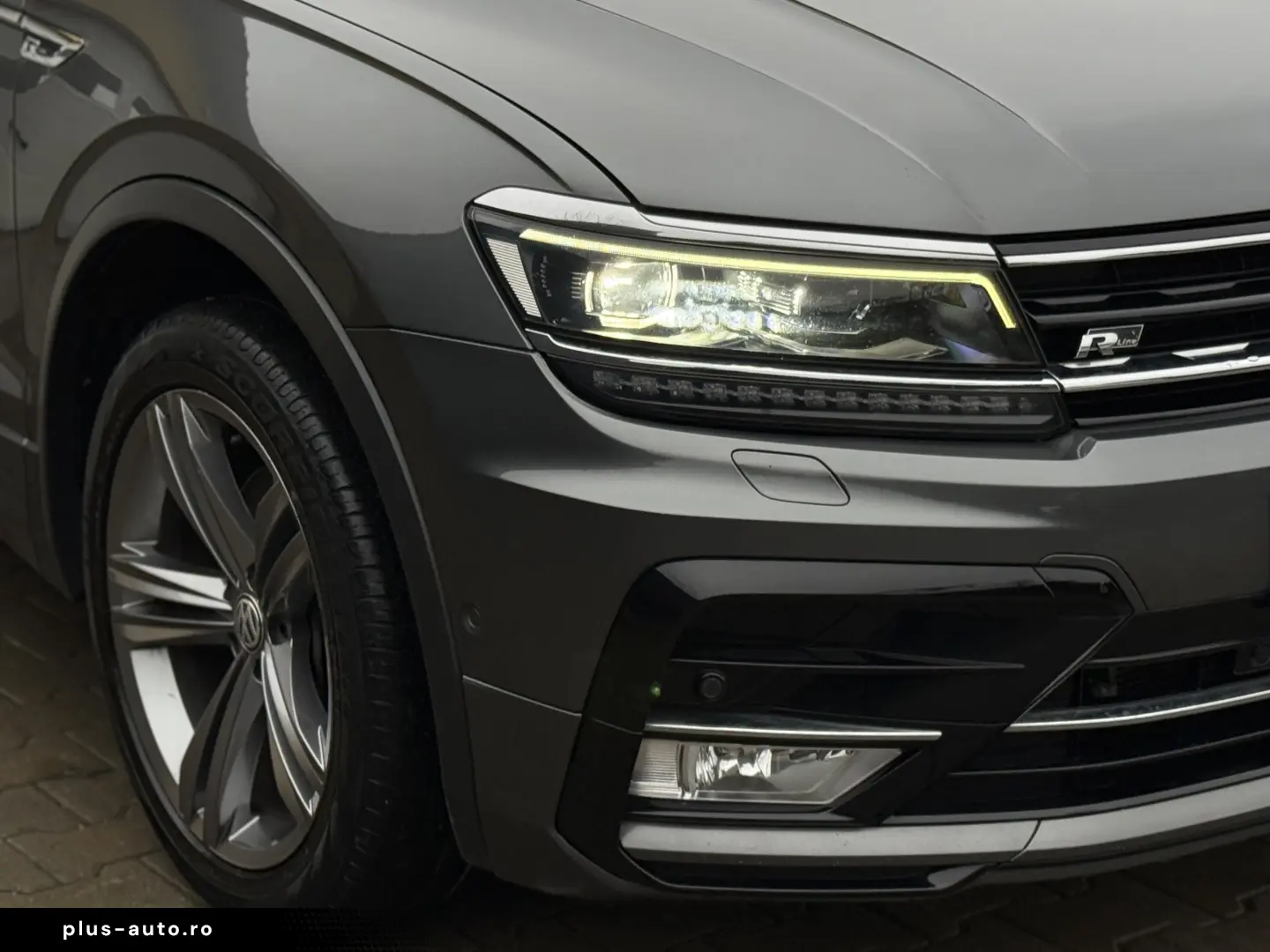 Volkswagen Tiguan R-LINE - 2.0 Bi-TDI   240cp   4x4   DSG