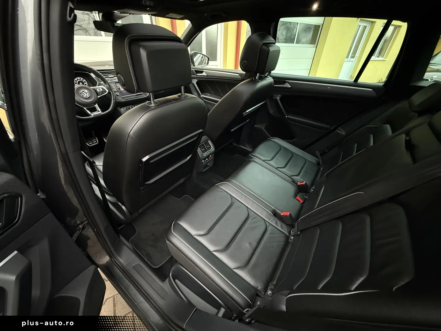 Volkswagen Tiguan R-LINE - 2.0 Bi-TDI   240cp   4x4   DSG