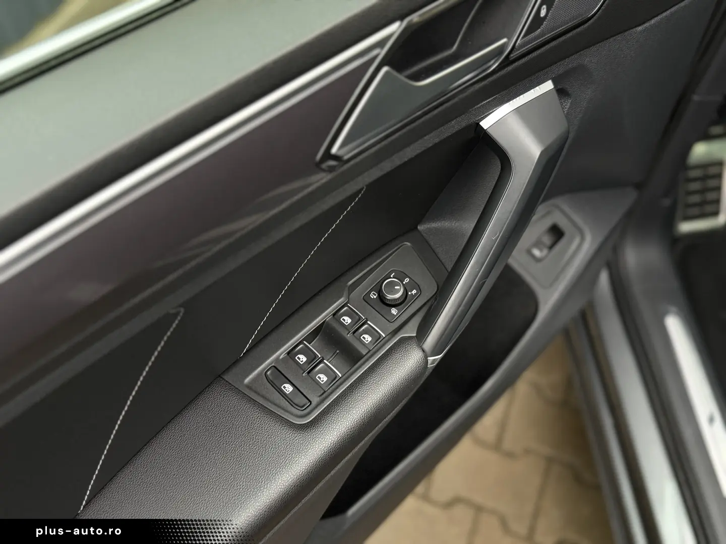 Volkswagen Tiguan R-LINE - 2.0 Bi-TDI   240cp   4x4   DSG