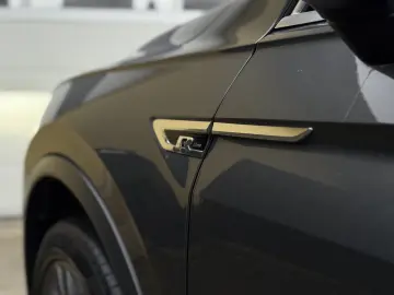 Volkswagen Tiguan R-LINE - 2.0 Bi-TDI   240cp   4x4   DSG