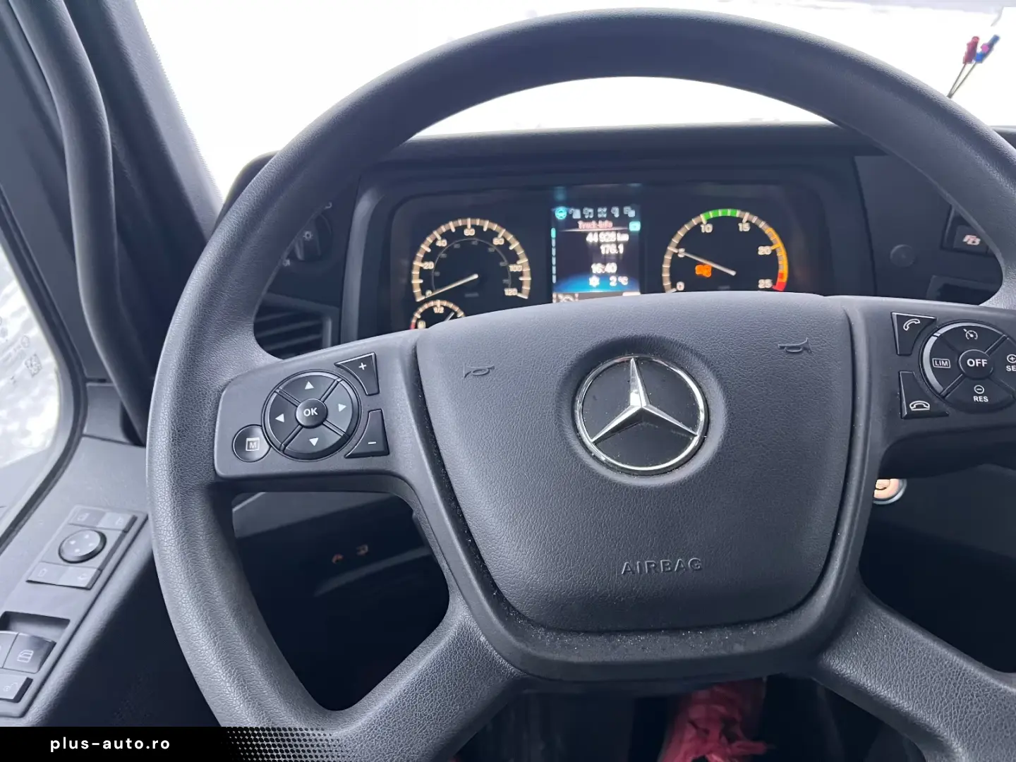 Mercedes-Benz Actros 1833