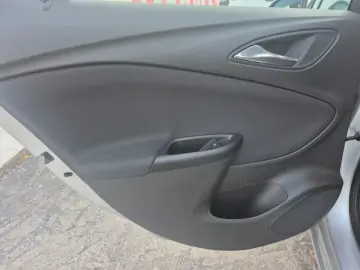 Opel Astra 1.6 CDTI Online Edition