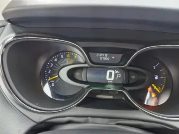 Renault Captur 1.2   Benzină   Automat   120 CP