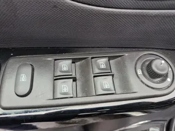 Renault Captur 1.2   Benzină   Automat   120 CP