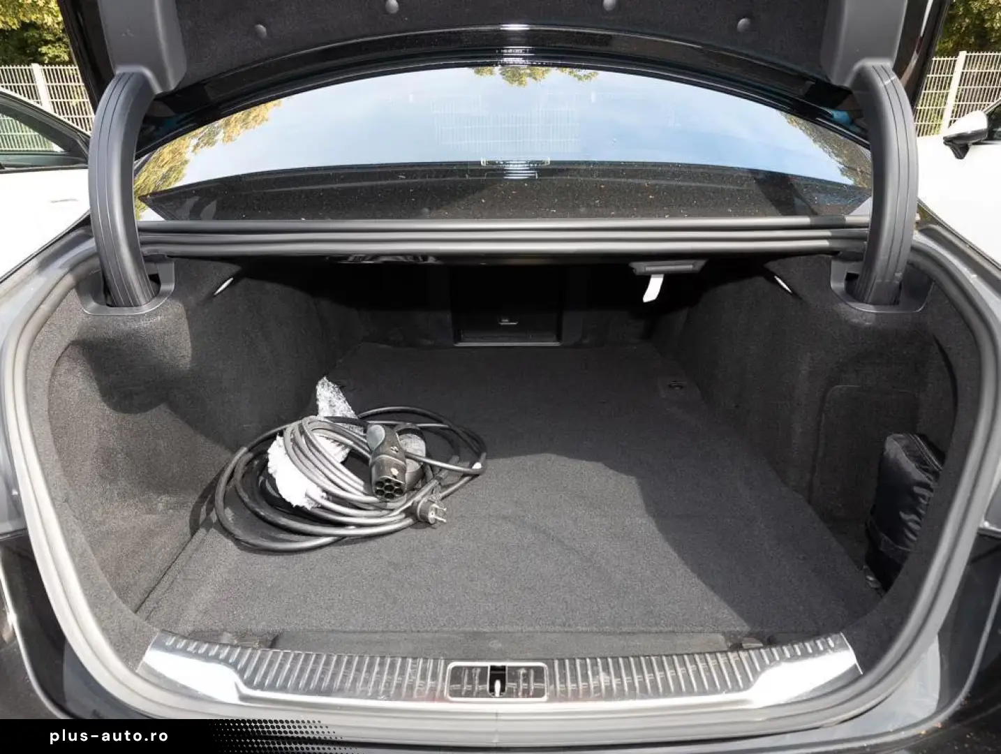 Mercedes-Benz S 580 e 4MATIC Limousine ACC LED