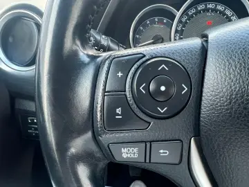 Toyota Auris – 2.0 Diesel