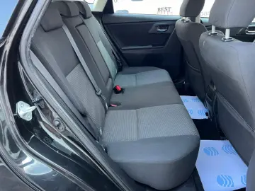 Toyota Auris – 2.0 Diesel