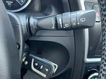 Toyota Auris – 2.0 Diesel