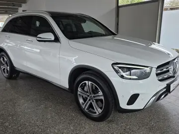 MERCEDES-BENZ GLC 200 4M Pan Luft Nav 360 Park ACC Spur Tot