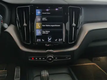 VOLVO XC60 B4 B R-Design Luft Pano 21-Zoll AHZV