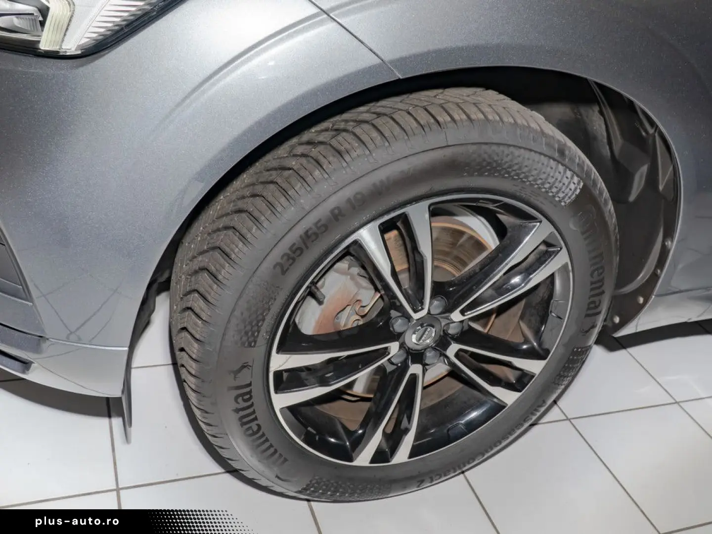 VOLVO XC 60 T4 2WD Momentum Pro H K NAVI W-LAN ACC LED