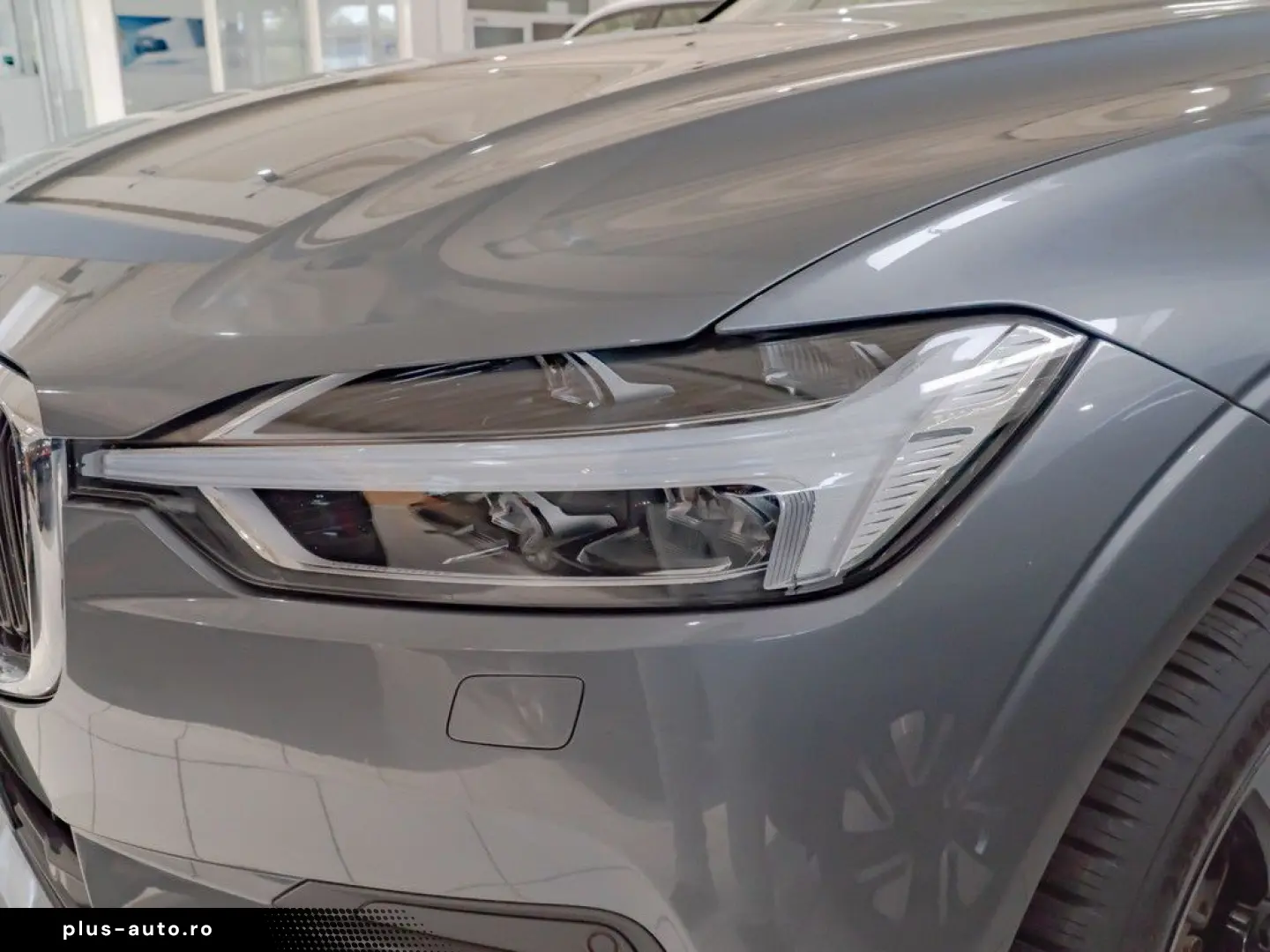 VOLVO XC 60 T4 2WD Momentum Pro H K NAVI W-LAN ACC LED