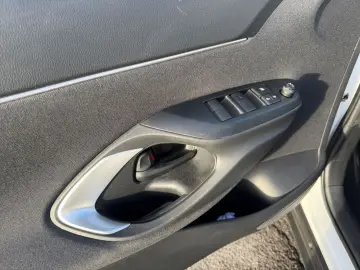 TOYOTA Yaris Cross Hybrid 1.5 Business Edition  CAM SHZ