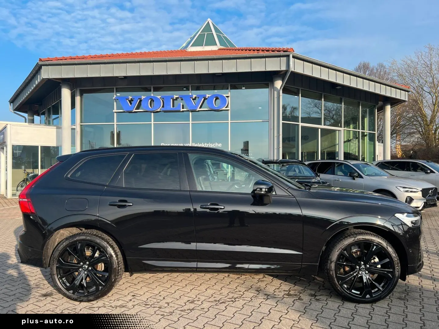 Volvo XC60 B5 AWD Plus Black Edition