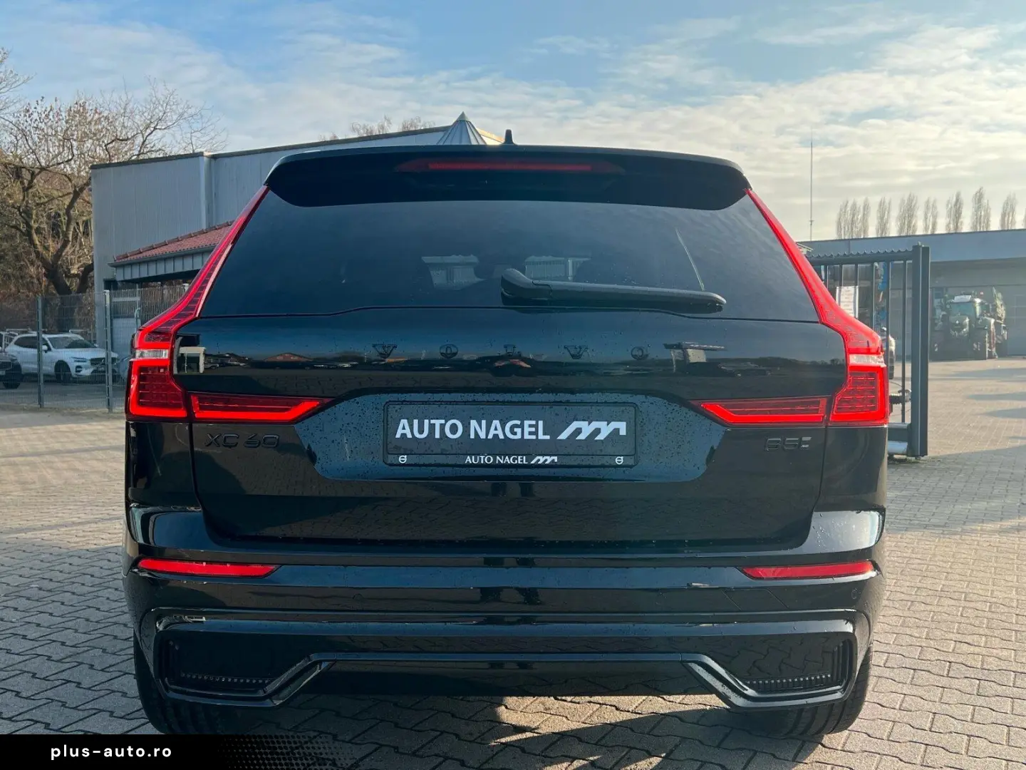 Volvo XC60 B5 AWD Plus Black Edition