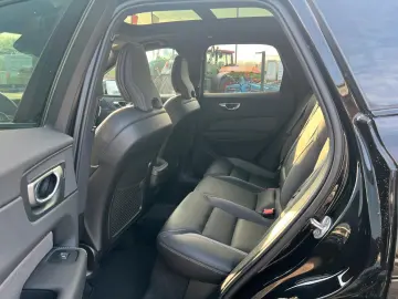 Volvo XC60 B5 AWD Plus Black Edition