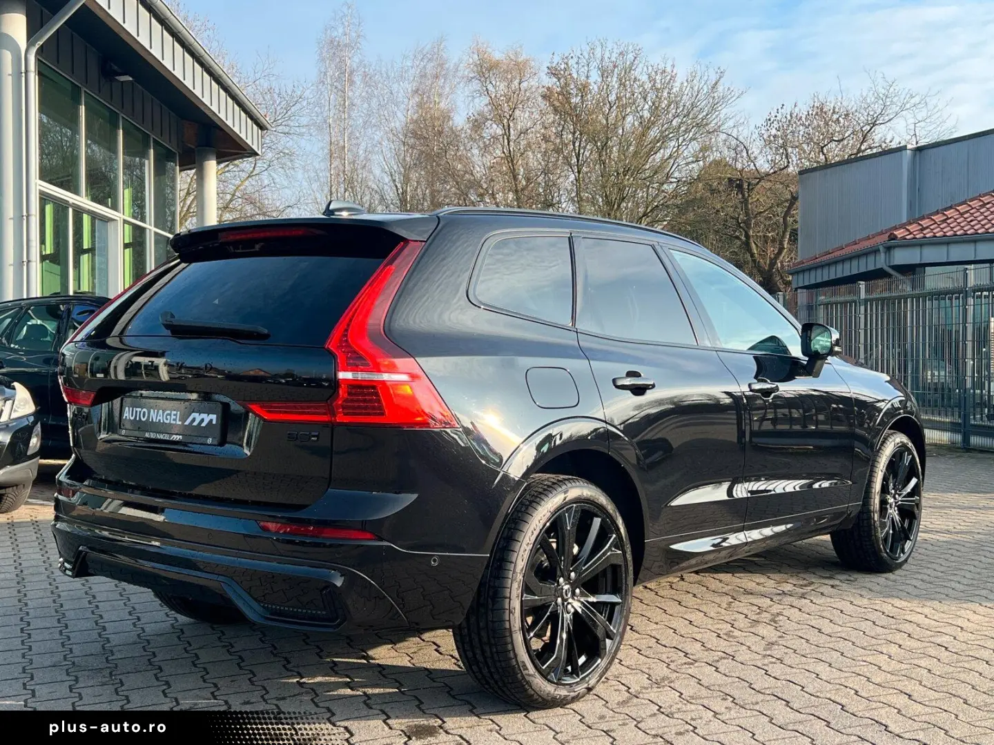 Volvo XC60 B5 AWD Plus Black Edition