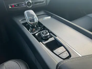 Volvo XC60 B5 AWD Plus Black Edition