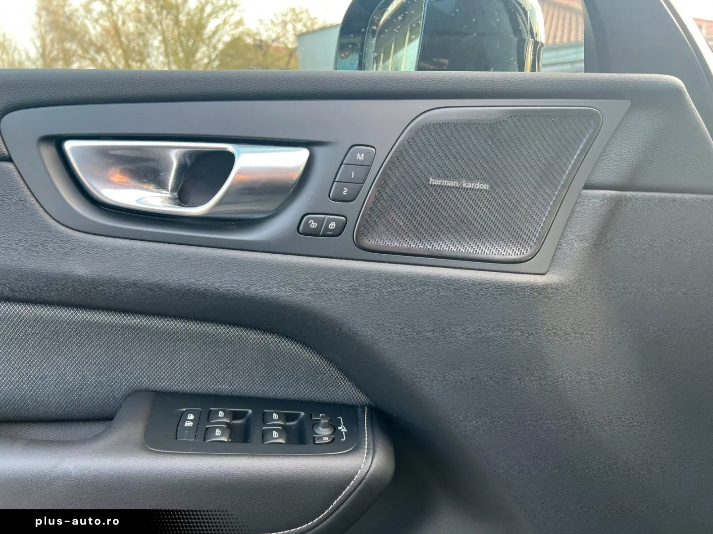 Volvo XC60 B5 AWD Plus Black Edition