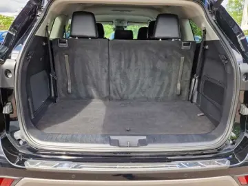 TOYOTA Highlander 2.5 Hybrid Luxury 7-Sitzer HUD Navi M