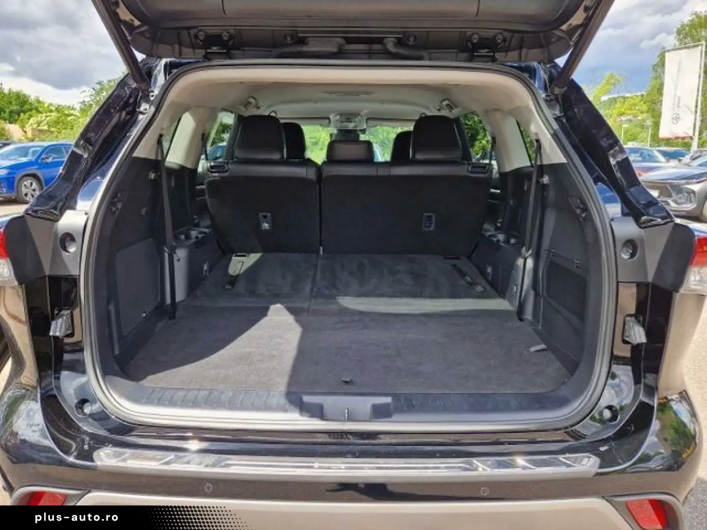 TOYOTA Highlander 2.5 Hybrid Luxury 7-Sitzer HUD Navi M