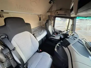 Mercedes-Benz Actros 2551LL