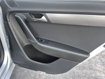 Volkswagen Passat – 1.6 Diesel -105hp – Manuala- 239.000km