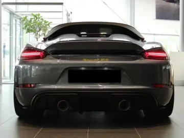 PORSCHE 718 Boxster Spyder RS Weissach