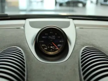 PORSCHE 718 Boxster Spyder RS Weissach