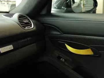 PORSCHE 718 Boxster Spyder RS Weissach