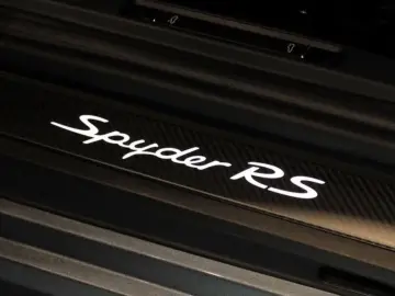 PORSCHE 718 Boxster Spyder RS Weissach