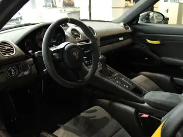 PORSCHE 718 Boxster Spyder RS Weissach