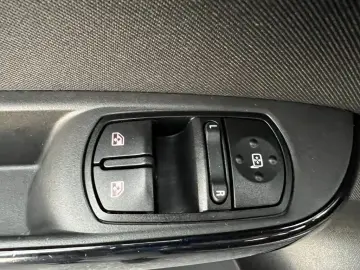 Opel Corsa 1.3 CDTI – Diesel – Manual – 74 Hp