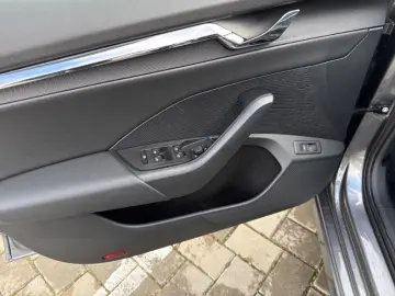 SKODA OCTAVIA 1.5 TSI MHEV Style DSG