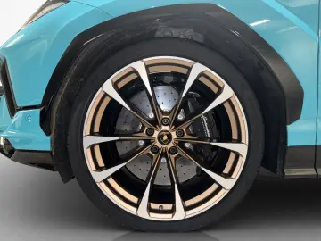 LAMBORGHINI Urus S