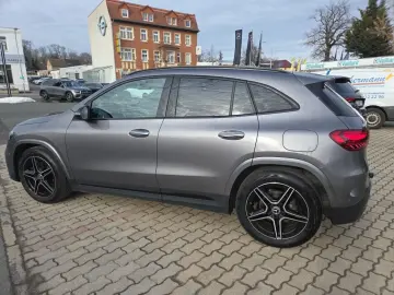 MERCEDES-BENZ GLA 200 d AMG