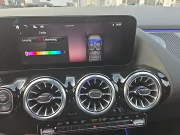 MERCEDES-BENZ GLA 200 d AMG