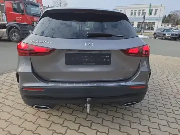 MERCEDES-BENZ GLA 200 d AMG