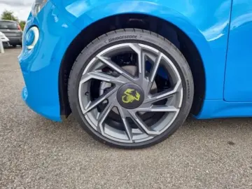 ABARTH 500e Cabrio Scorpion Alcantara uvm.