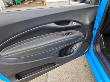 ABARTH 500e Cabrio Scorpion Alcantara uvm.