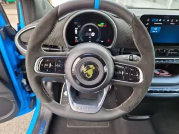 ABARTH 500e Cabrio Scorpion Alcantara uvm.