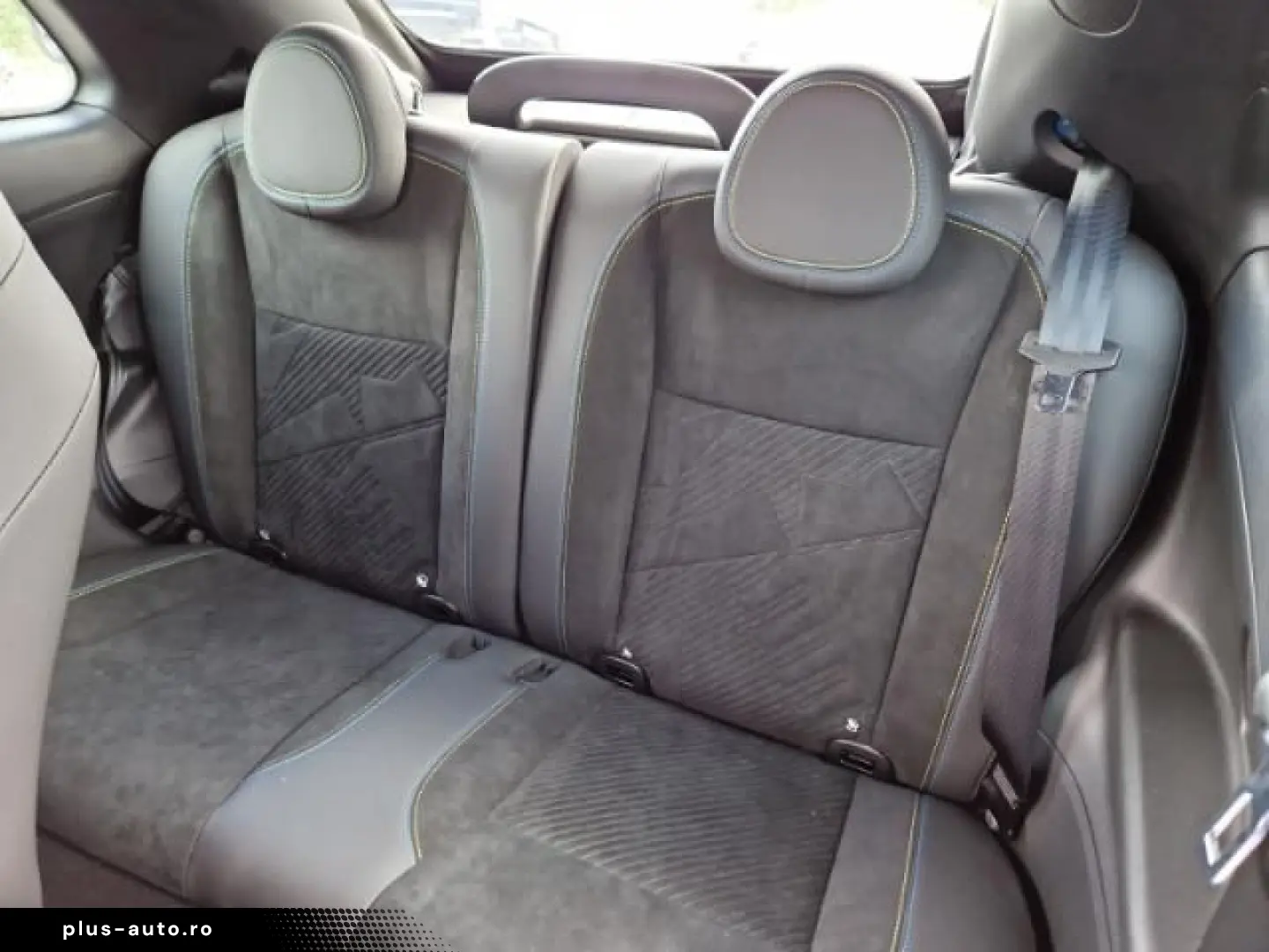 ABARTH 500e Cabrio Scorpion Alcantara uvm.