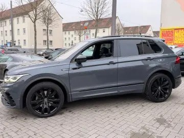 VW Tiguan R-Line 4Motion-Pano-Head Up-Matrix