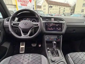 VW Tiguan R-Line 4Motion-Pano-Head Up-Matrix